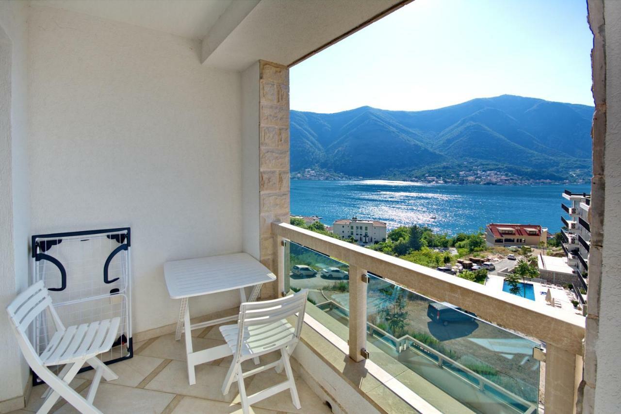 Apartment Dobrota Kotor Buitenkant foto