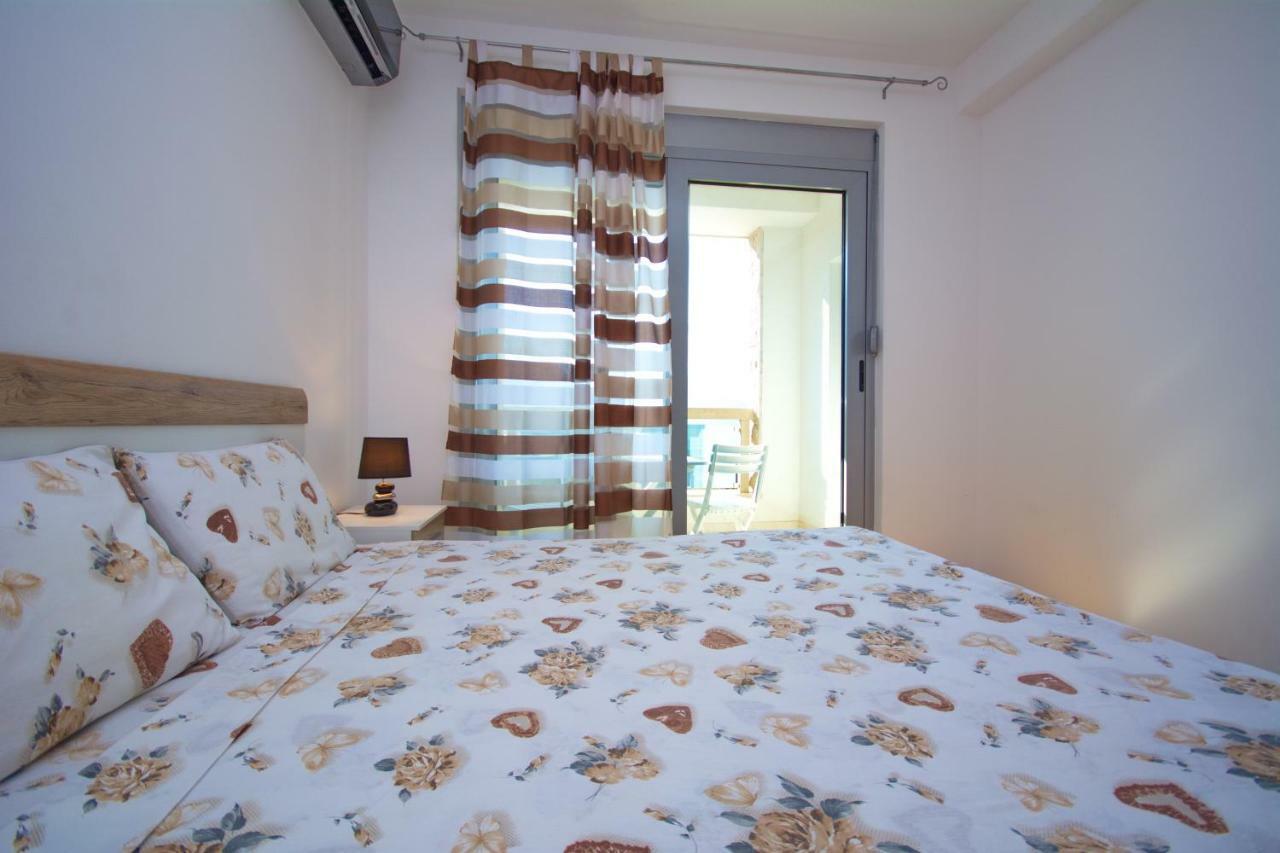 Apartment Dobrota Kotor Buitenkant foto