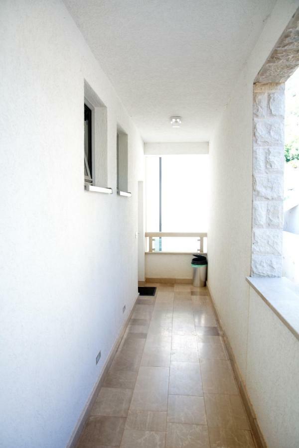 Apartment Dobrota Kotor Buitenkant foto