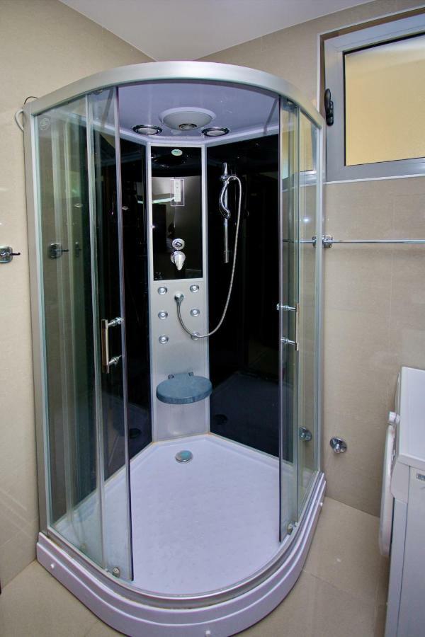 Apartment Dobrota Kotor Buitenkant foto